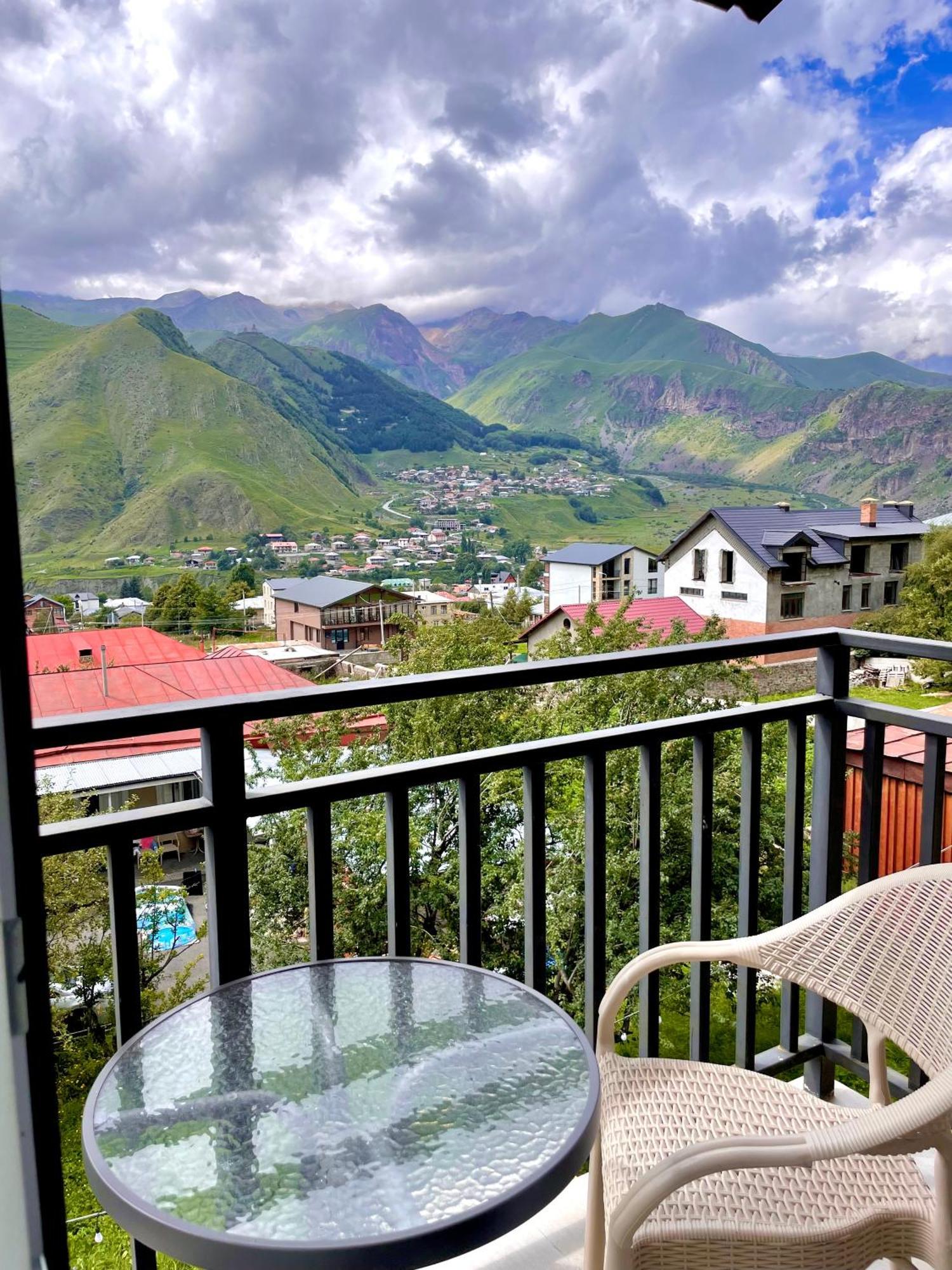 Hotel Planet Kazbegi Exterior foto