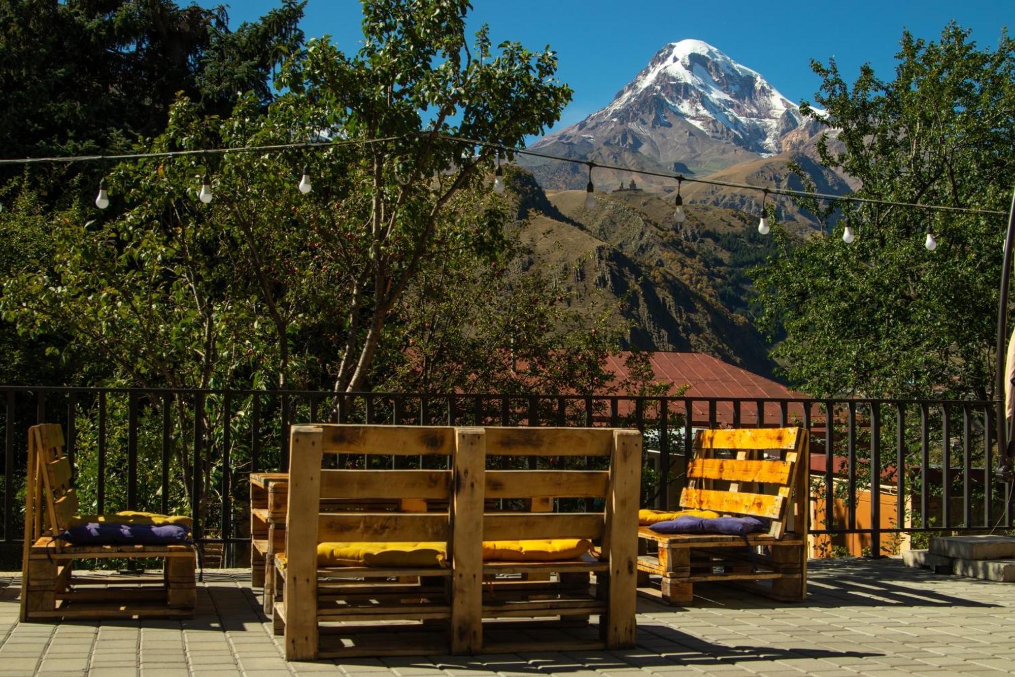 Hotel Planet Kazbegi Exterior foto