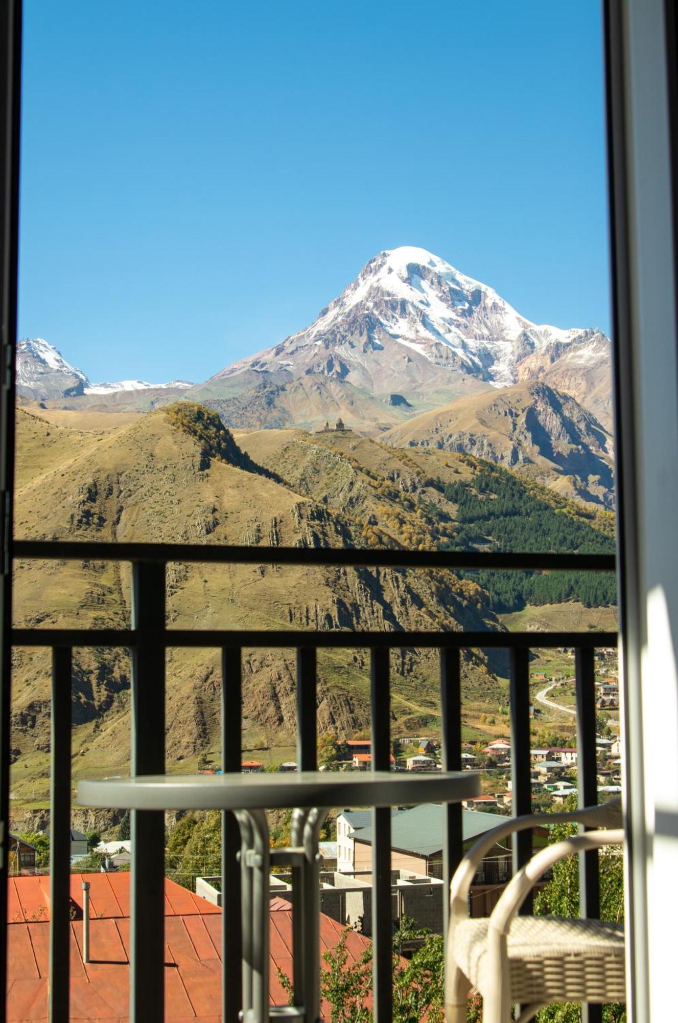 Hotel Planet Kazbegi Exterior foto